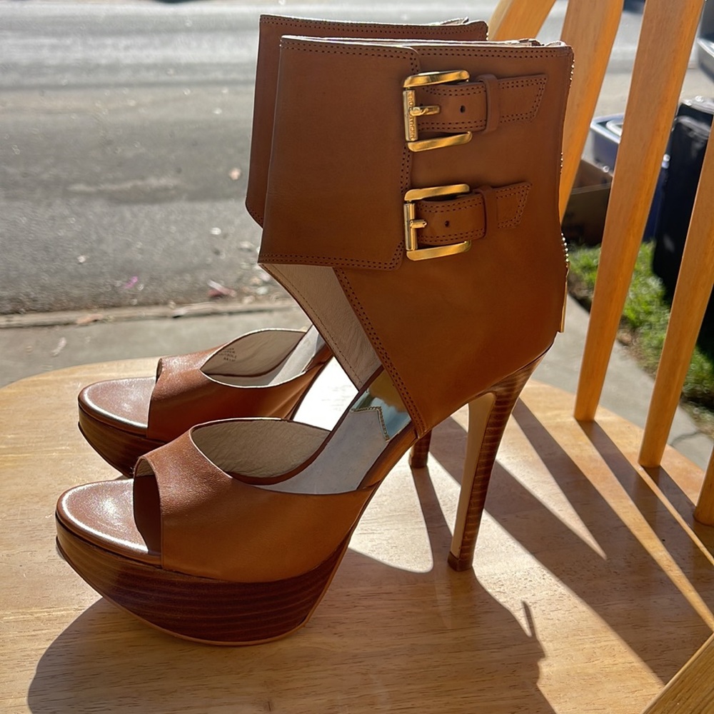 NEW! Michael Kors Sexy Platform Heels!